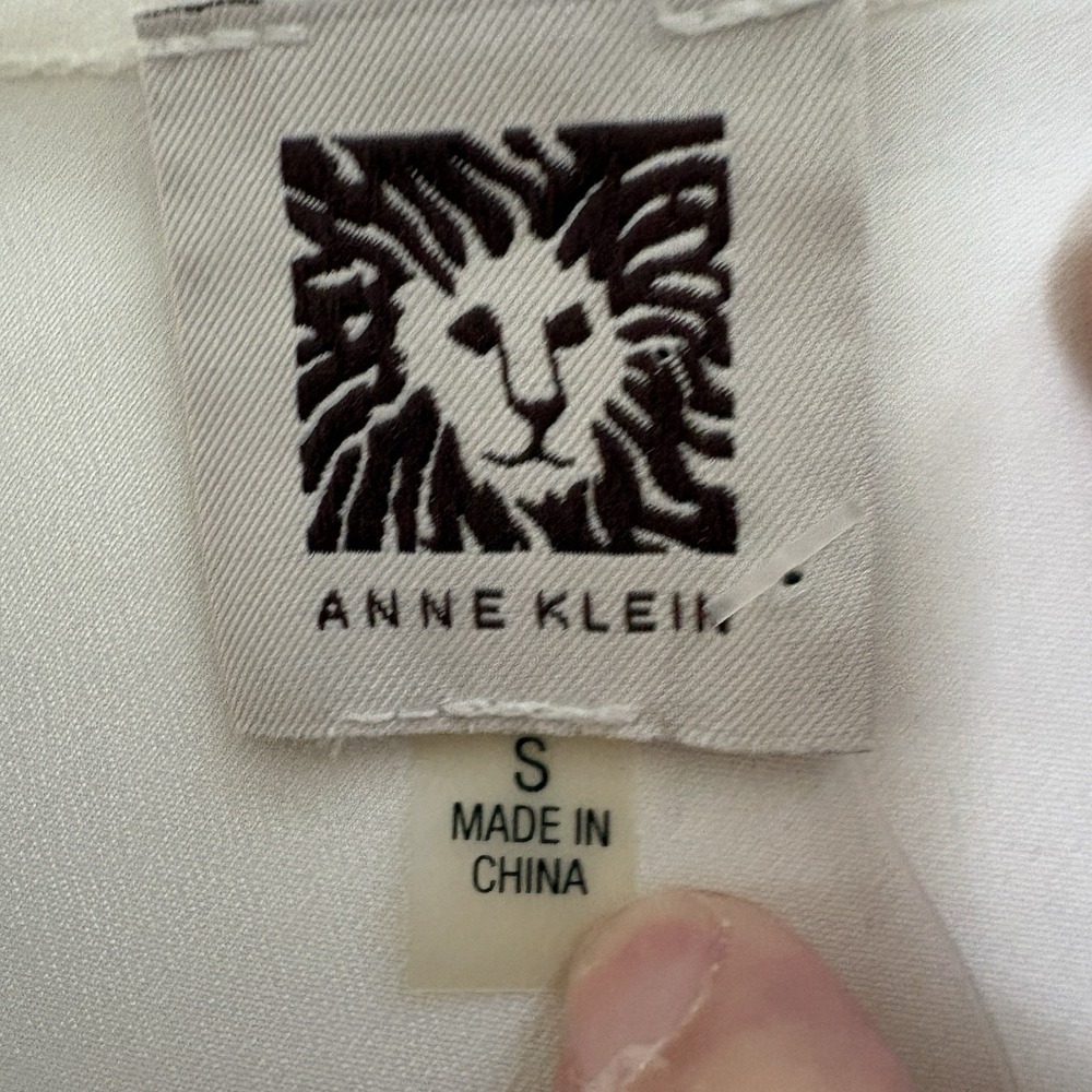 NWT Anne Klein Womens Blouse Button Front Shirt Small Logo Buttons - Picture 7 of 16